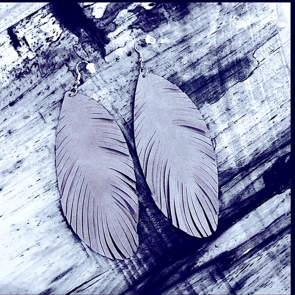 CowgirlZ at HEART Jewelry - LONG DUSTER LEATHER FEATHER EARRINGS SUPER SOFT GRAY LEATHER 4 1/2” EARRINGS